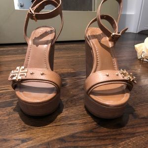 TORY BURXH WEDGES